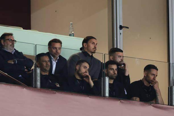 爱游戏APP-【复盘】全队离心，卫线失魂，米兰刷新防守下限